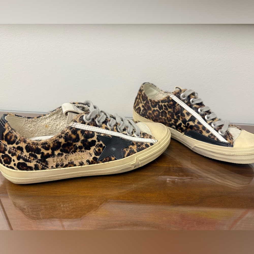 Golden Goose Leopard Print Low-Top Sneakers with Black Star - Picture 5 of 11